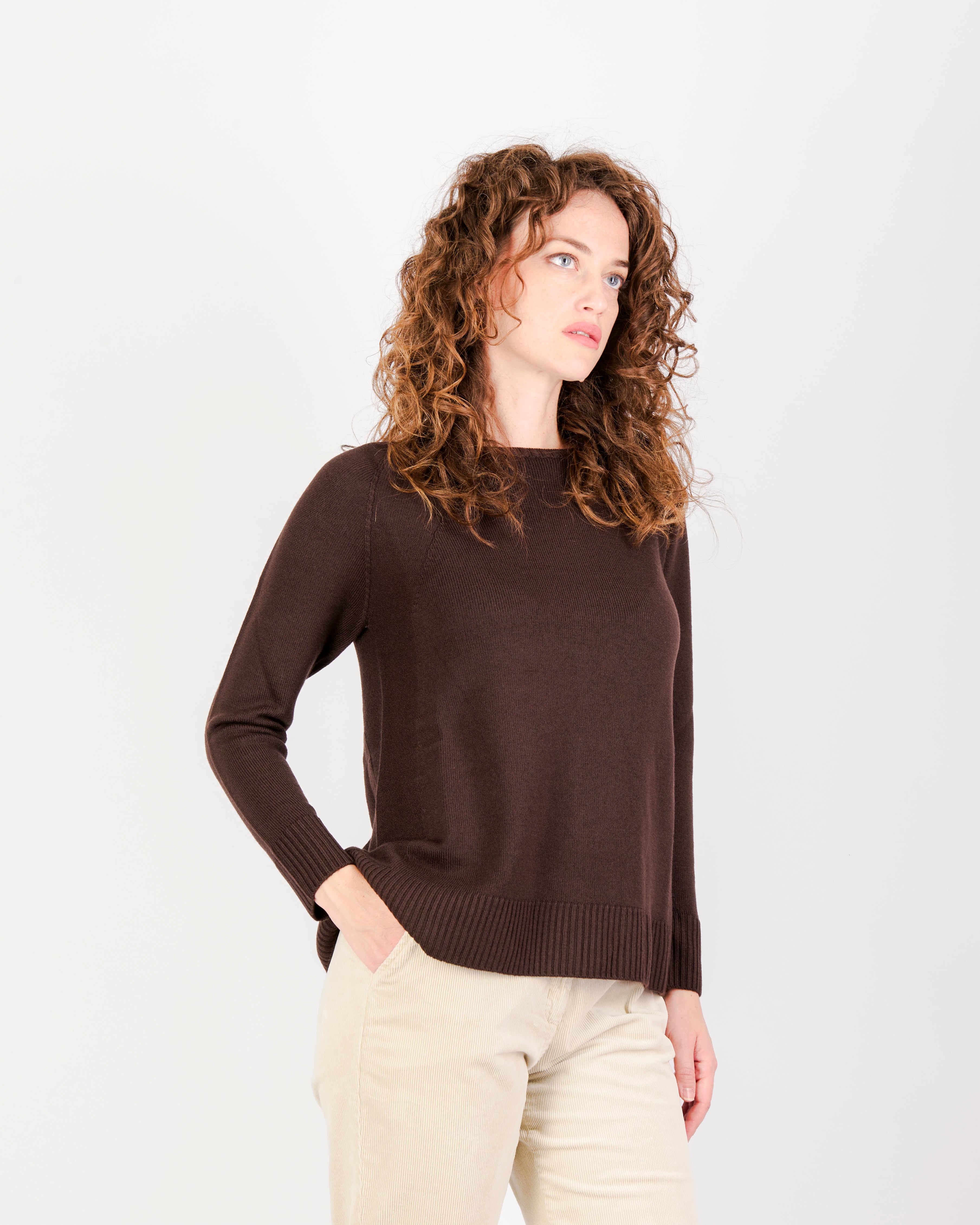 Maglia girocollo pura lana svasata W-250