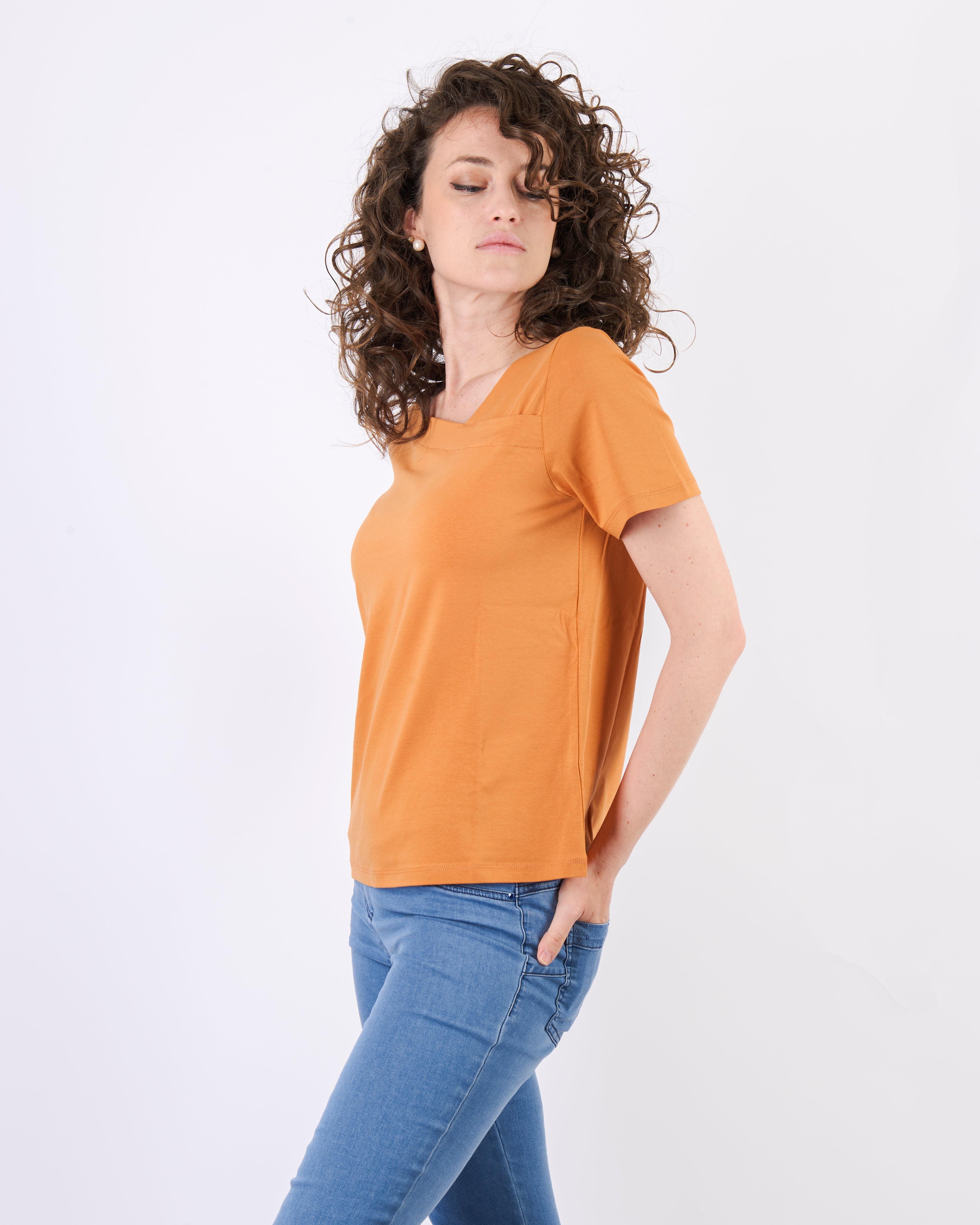 Maglia scollo asimmetrico 5041