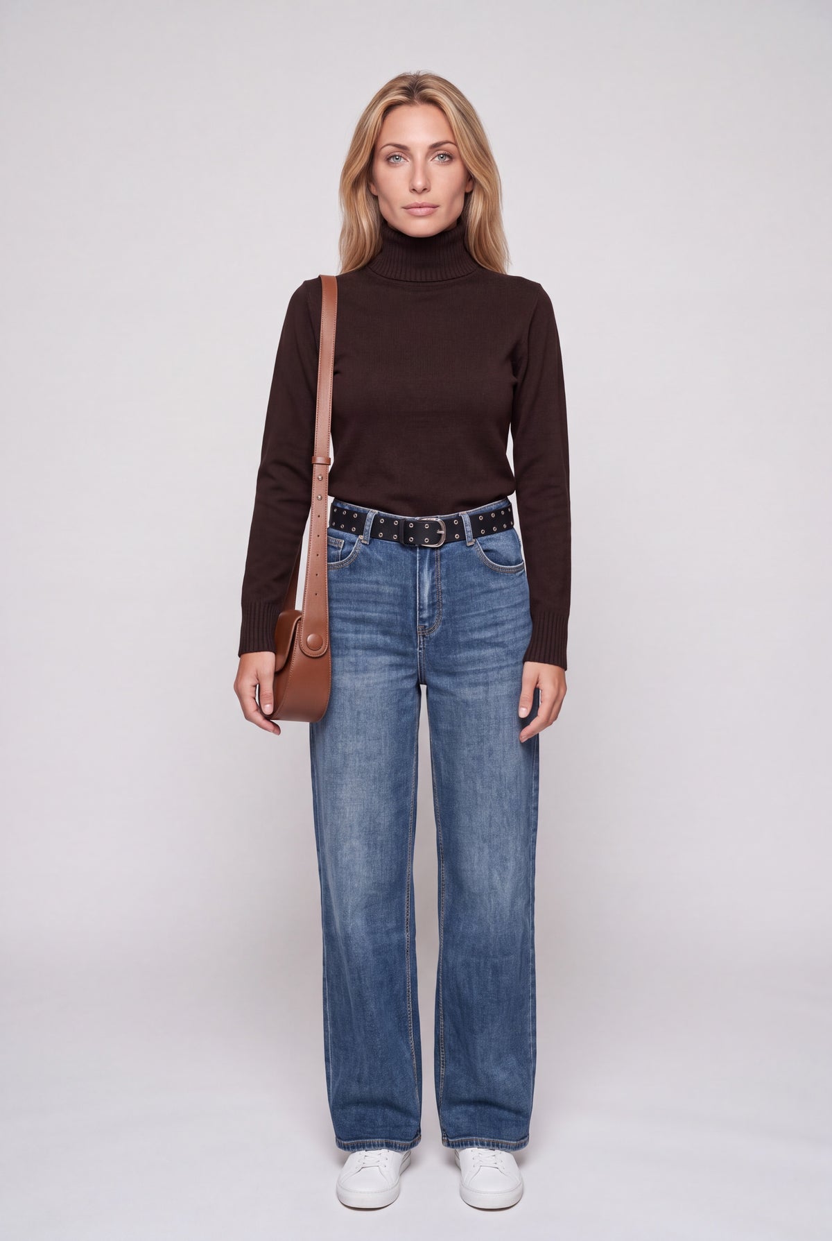 Maglia dolcevita pura lana collo alto color moro, taglio aderente a maniche lunghe