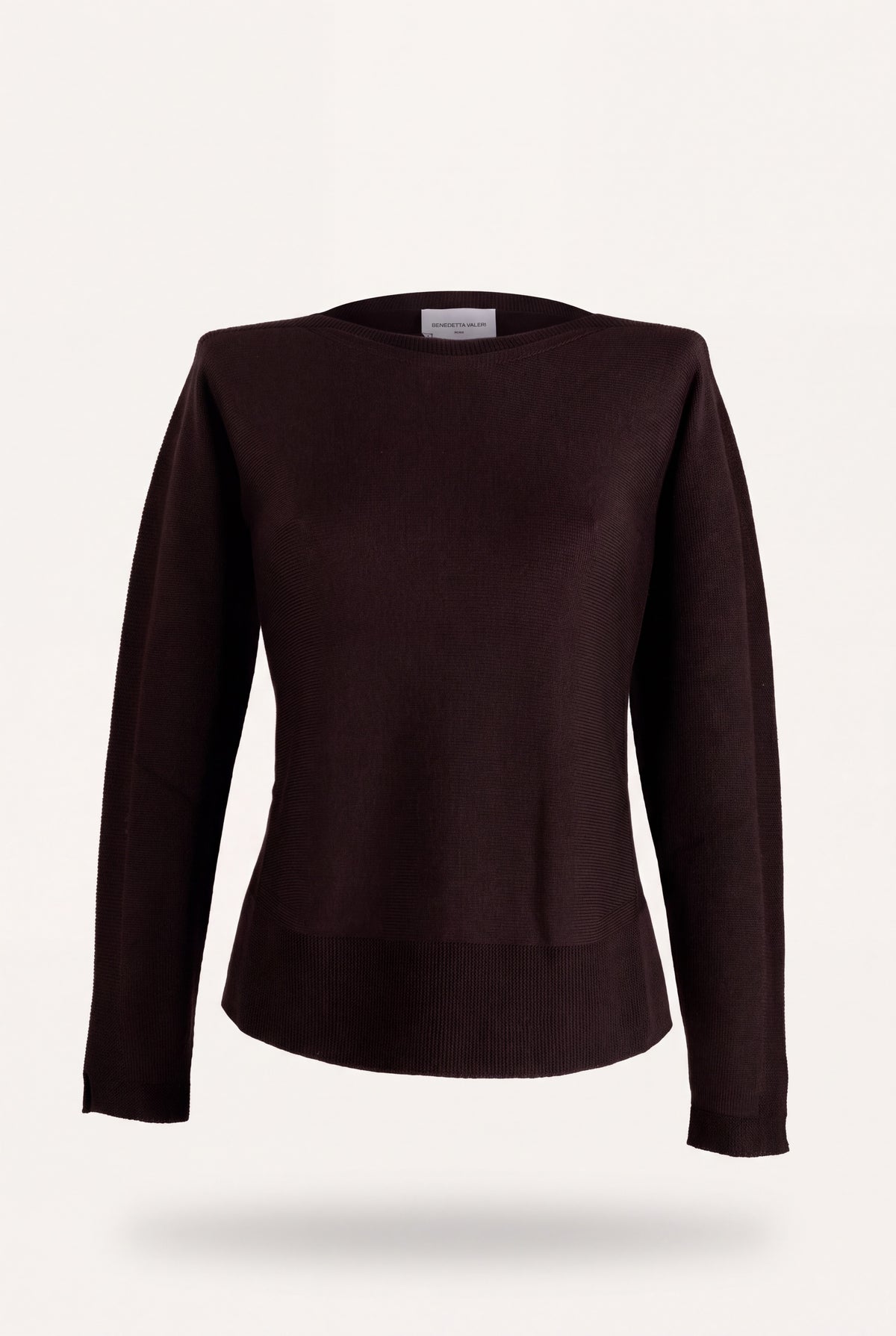 Maglia in pura lana nera con scollo a barchetta e maniche lunghe