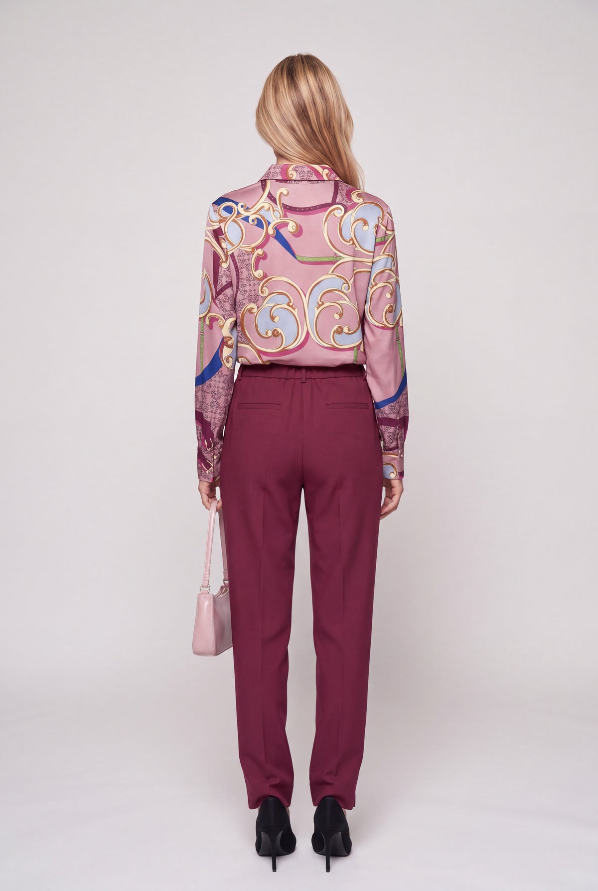 Camicia stampa barocca in jersey rosa ciclamino con motivi dorati e righe blu
