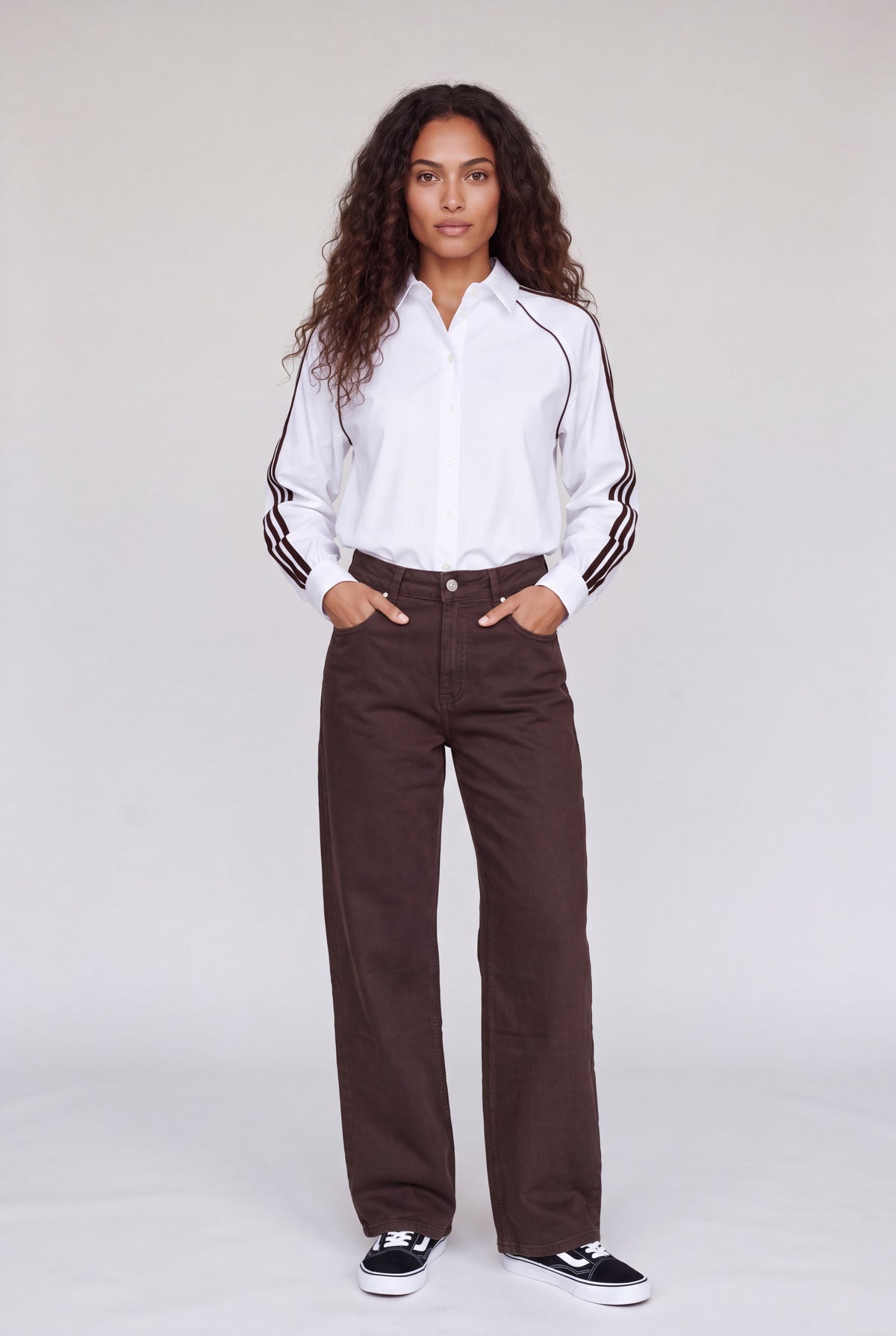 Jeans wide leg in denim grigio lavato con vita alta e gamba larga, cinque tasche