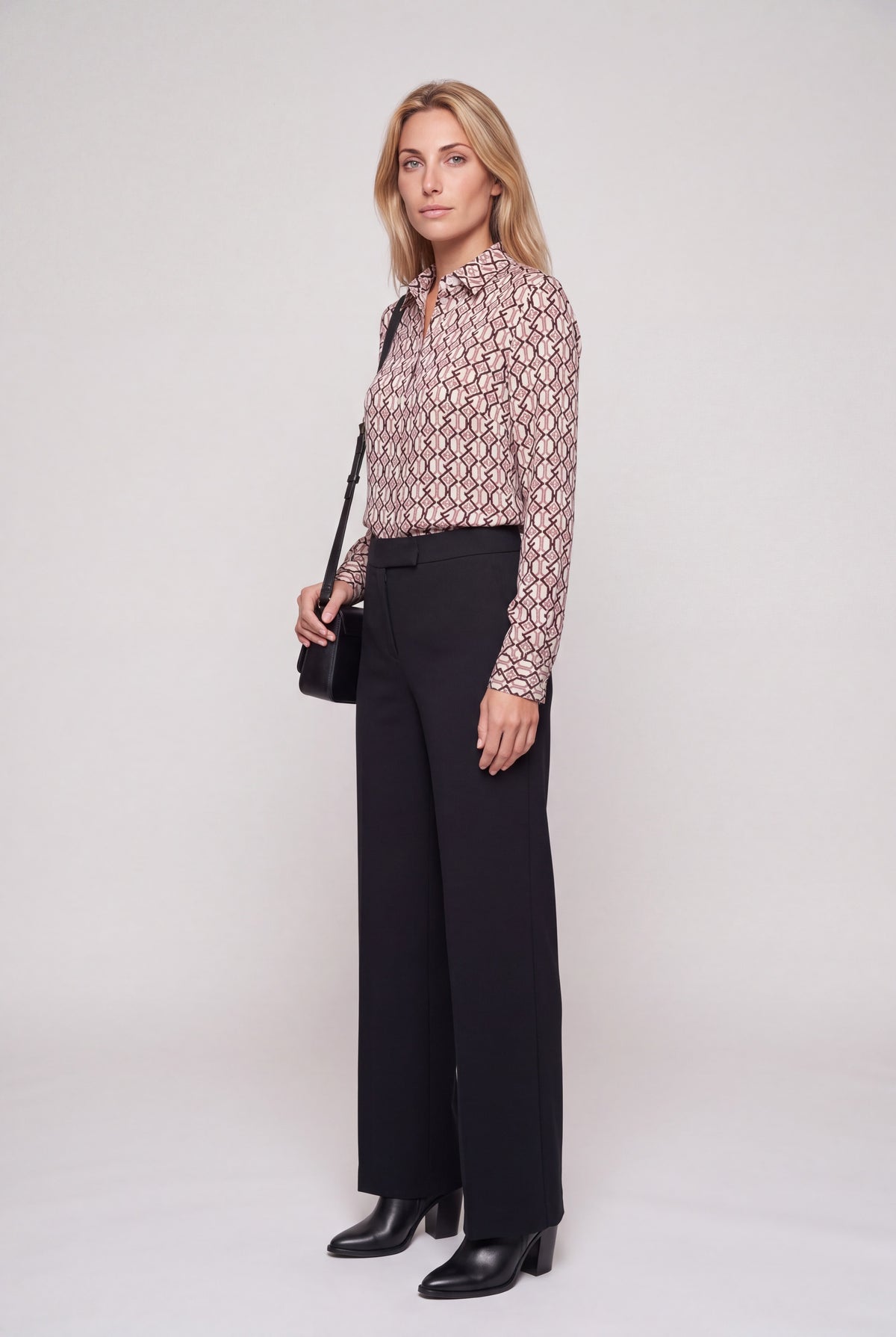 Camicia in viscosa da donna con stampa geometrica a catene rosa, bianco e nero, maniche lunghe