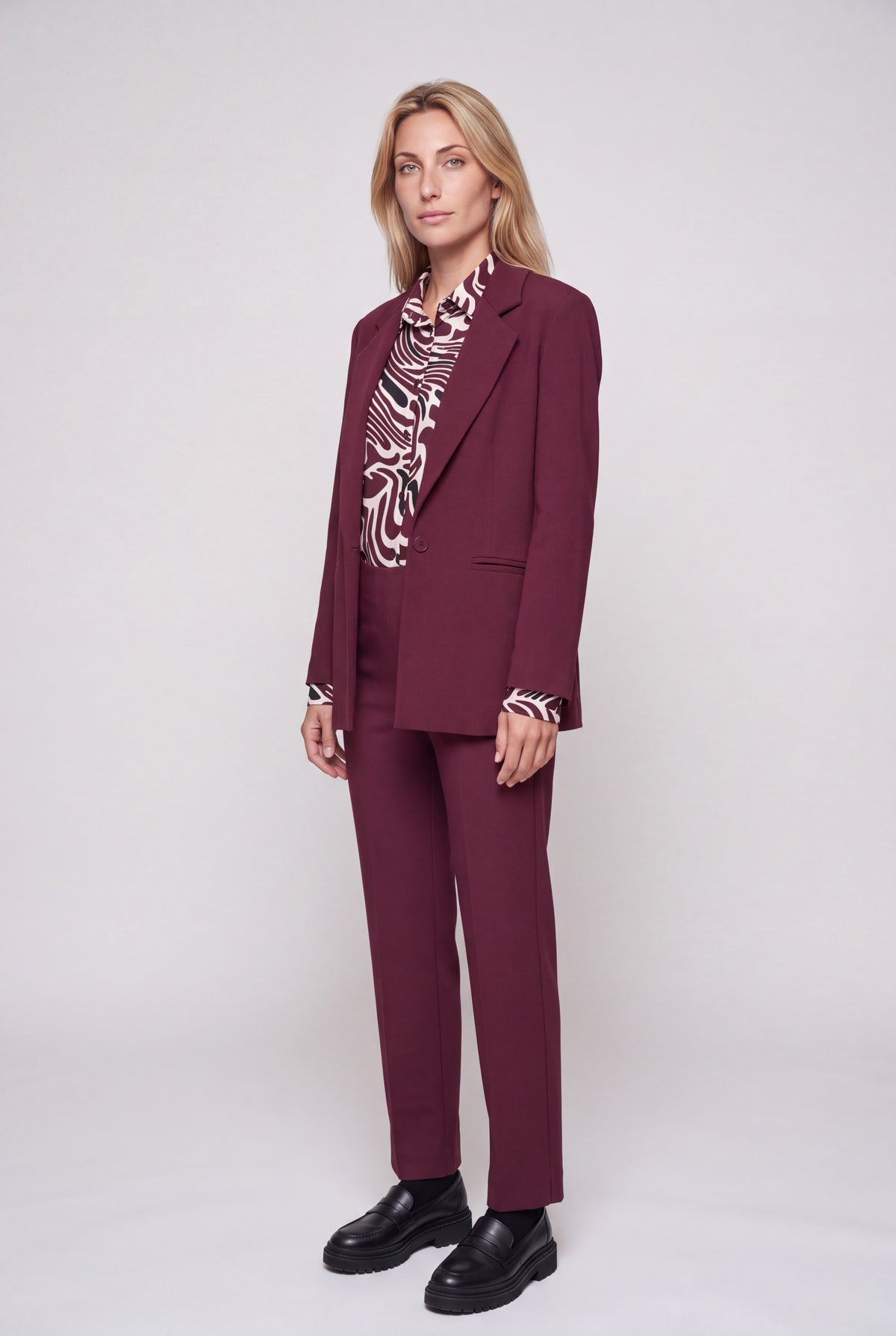 Giacca blazer donna in punto milano, monopetto color caramello con revers a lancia